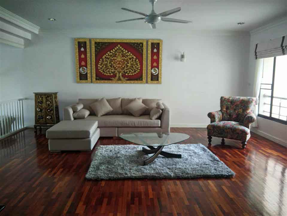LIVING ROOM AT UNIT 3RD FLOOR