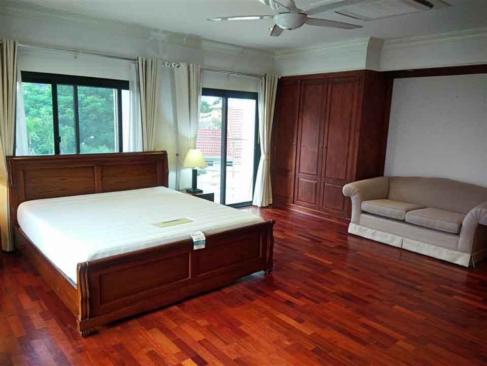 MASTER BEDROOM AT UNIT 3RD FLOOR