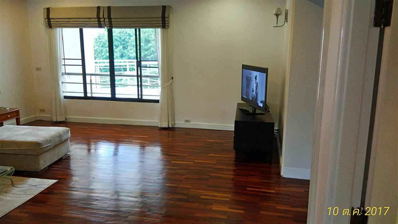 LIVING ROOM AT UNIT 4TH FLOOR